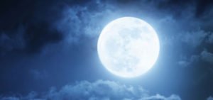 Lee más sobre el artículo Soñar con la luna