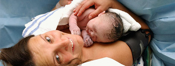 Lee más sobre el artículo Soñar con un nacimiento