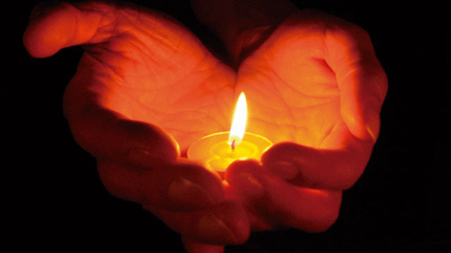 Lee más sobre el artículo Como realizar la limpieza y la consagración de una vela para ritual